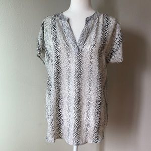 Adrianna Papell short sleeve blouse